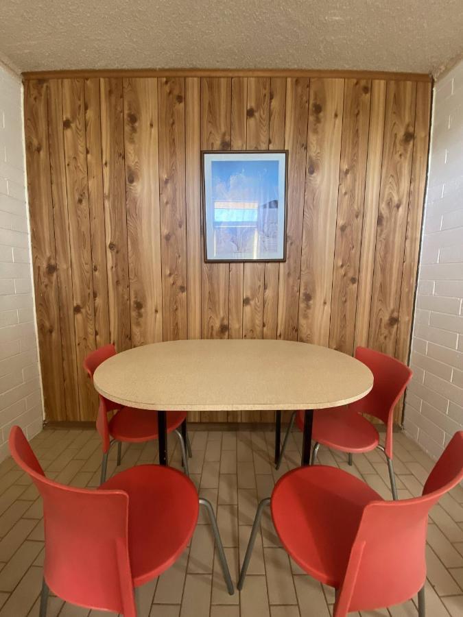 Capri Motel Balranald Zewnętrze zdjęcie