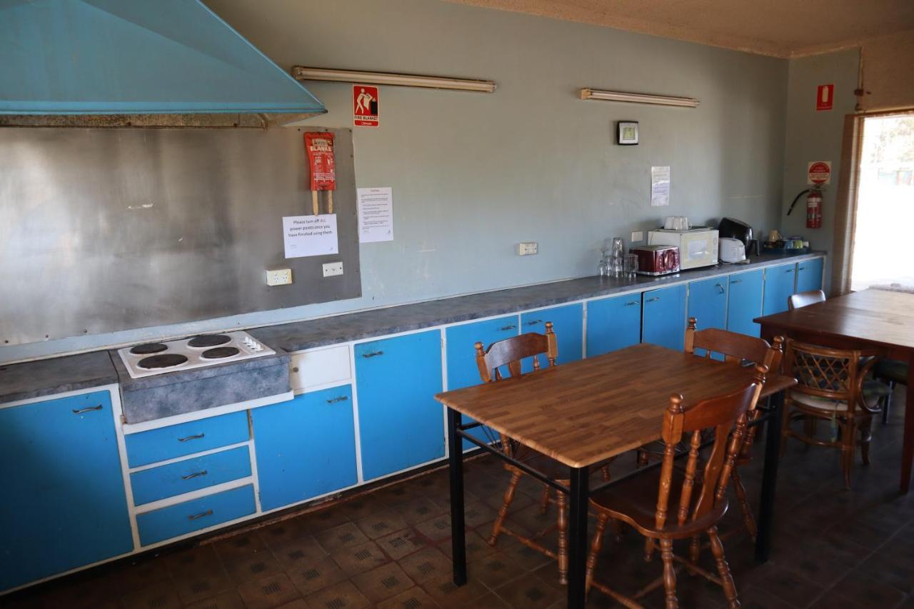 Capri Motel Balranald Zewnętrze zdjęcie
